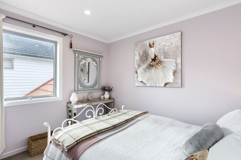 Photo of property in 2/6 The Parade, Island Bay, Wellington, 6023