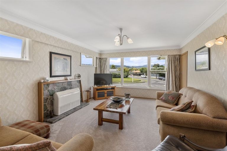 Photo of property in 1 Glen Street, Levin, 5510