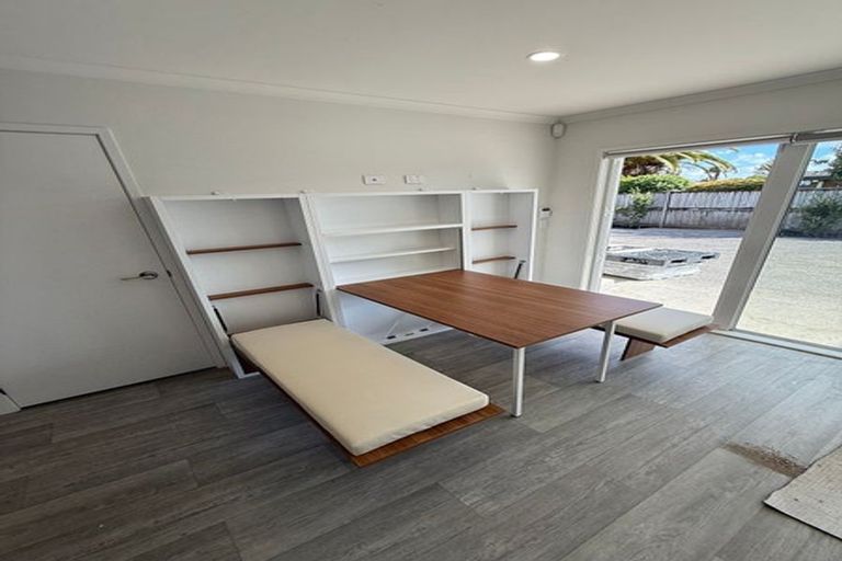 Photo of property in 2/7 Tulloch Place, Conifer Grove, Takanini, 2112