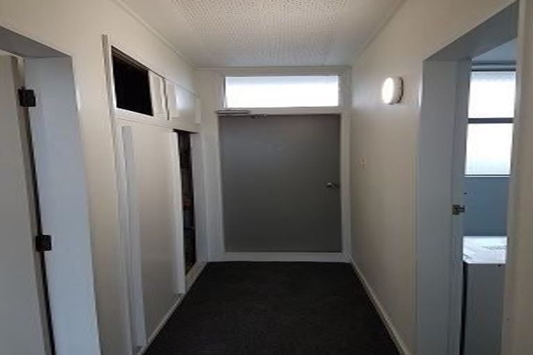 Photo of property in Beresford Apartments, 17/118u Russell Terrace, Berhampore, Wellington, 6023