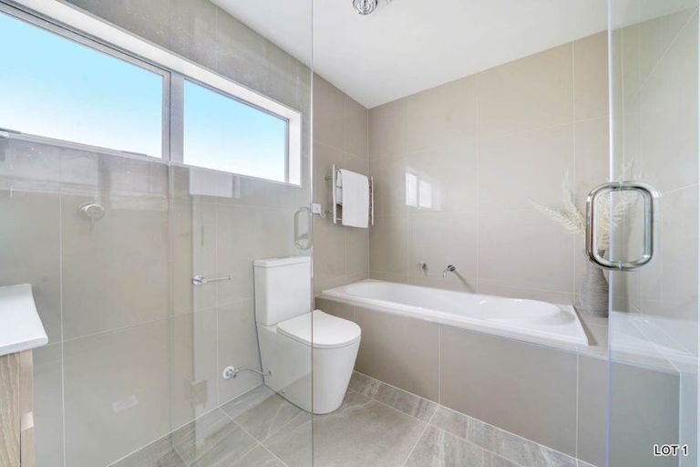 Photo of property in 40a Estuary Road, Weymouth, Auckland, 2103