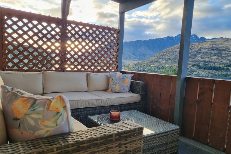 Photo of property in 34 Golden Terrace, Queenstown, 9300