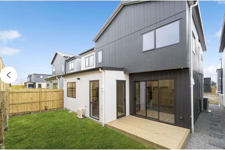 Photo of property in 39 Taipahitini Road, Rosehill, 2113