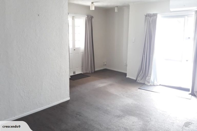 Photo of property in 5 Denver Avenue, Sunnyvale, Auckland, 0612