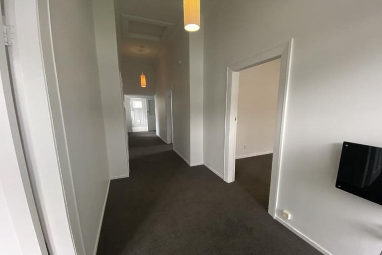 Photo of property in 173 Onepu Road, Lyall Bay, Wellington, 6022