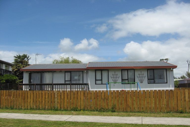 Photo of property in 1/6 Kopara Place, Clendon Park, Auckland, 2103