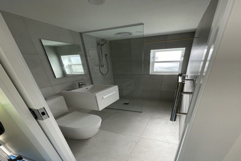 Photo of property in 152a Calliope Road, Stanley Point, Auckland, 0624