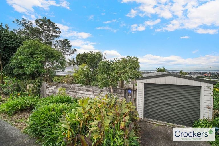 Photo of property in 29 Sunset Road, Totara Vale, Auckland, 0632