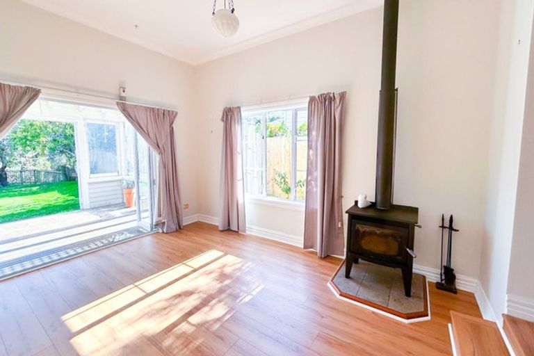 Photo of property in 33 Churchill Road, Cockle Bay, Auckland, 2014