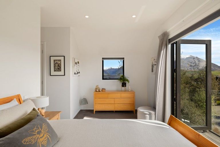 Photo of property in 1 Appin Court, Jacks Point, Queenstown, 9371