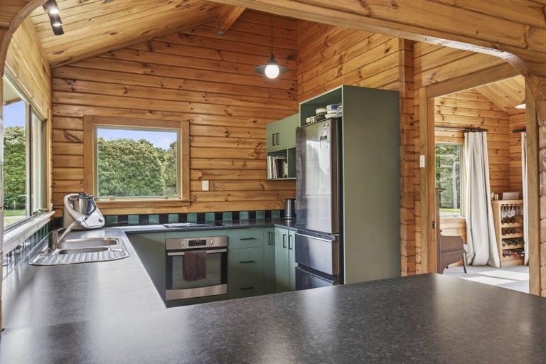 Photo of property in 280 Corbett Road, Paraite, New Plymouth, 4373