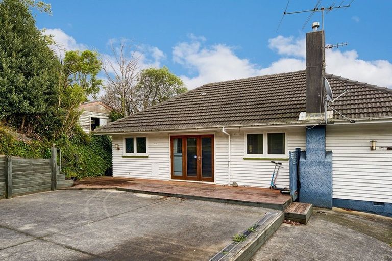 Photo of property in 115 Main Road, Wainuiomata, Lower Hutt, 5014