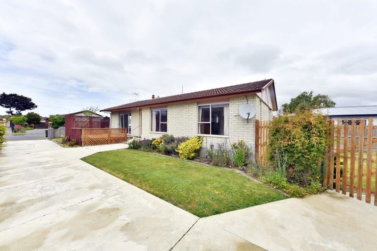 Photo of property in 31 Denniston Crescent, Redwood, Christchurch, 8051