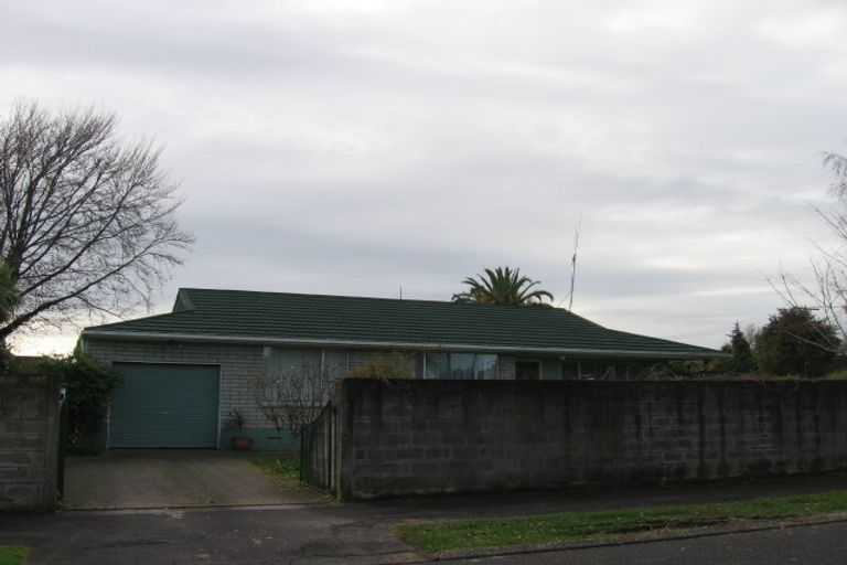 Photo of property in 2 Partington Place, Beerescourt, Hamilton, 3200