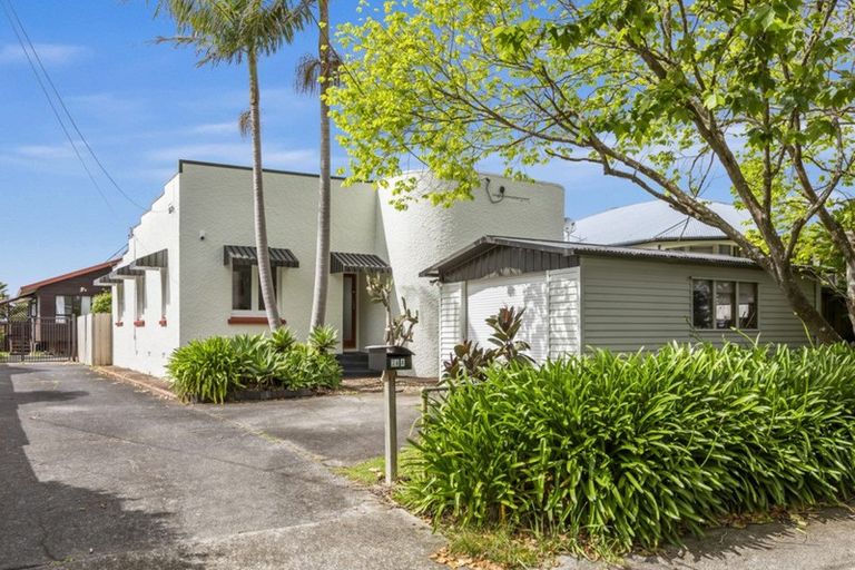 Photo of property in 36 Seabrook Avenue, New Lynn, Auckland, 0600