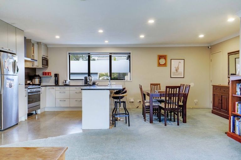 Photo of property in 5a Rewa Street, New Lynn, Auckland, 0600