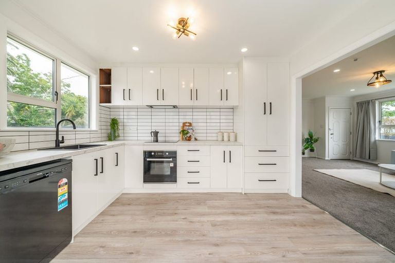 Photo of property in 4 Routley Crescent, Elderslea, Upper Hutt, 5018