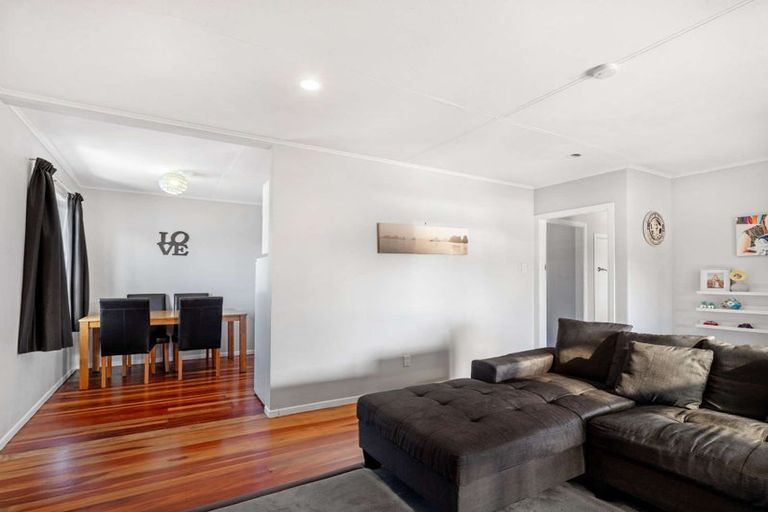 Photo of property in 10 Omori Place, Castlecliff, Whanganui, 4501