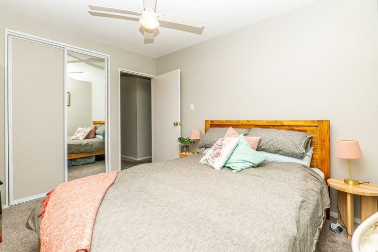 Photo of property in 28 Staveley Street, Avonhead, Christchurch, 8042