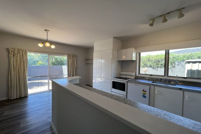 Photo of property in 39 Searells Road, Strowan, Christchurch, 8052