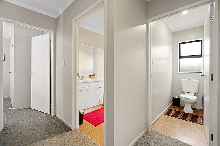 Photo of property in 19 Titch Place, Glen Eden, Auckland, 0602