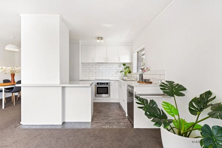 Photo of property in 56 Te Atatu Road, Te Atatu South, Auckland, 0610