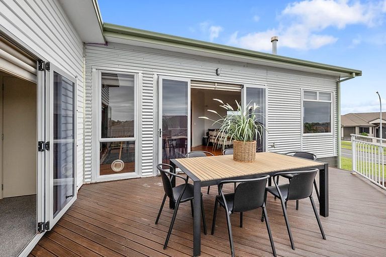 Photo of property in 44 Karamea Street, Whalers Gate, New Plymouth, 4310