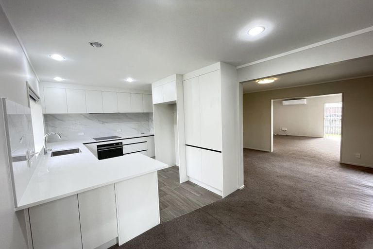 Photo of property in 2/34 Simmental Crescent, Somerville, Auckland, 2014