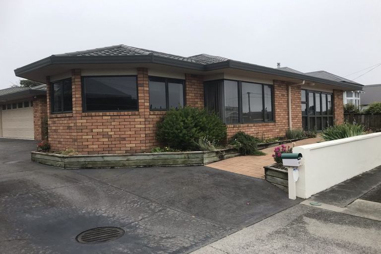 Photo of property in 18 Karamu Street, Te Atatu Peninsula, Auckland, 0610