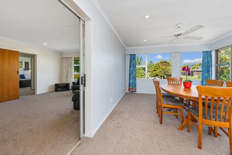 Photo of property in 11 Chippendale Crescent, Highbury, Palmerston North, 4412