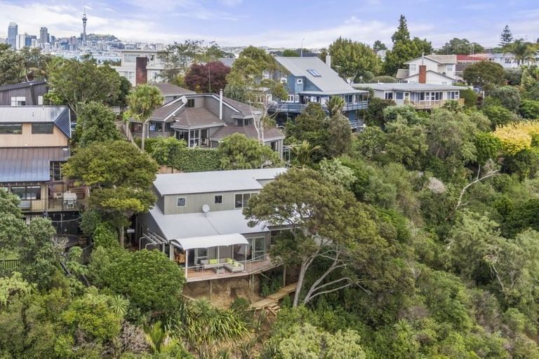 Photo of property in 2/34 Mcbreen Avenue, Northcote, Auckland, 0627