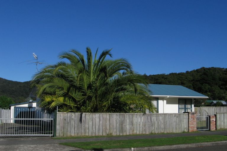 Photo of property in 19 Kaponga Street, Wainuiomata, Lower Hutt, 5014