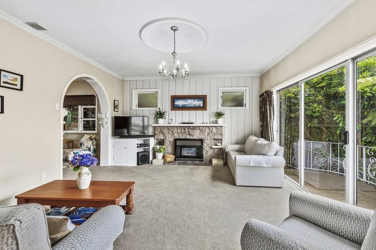 Photo of property in 30 Chester Road, Tawa, Wellington, 5028