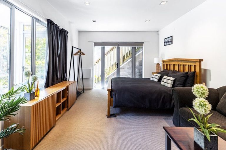 Photo of property in 17u2 Blackbridge Road, Wadestown, Wellington, 6012