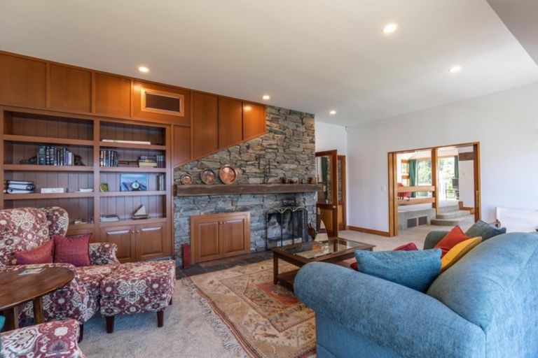 Photo of property in 10 Peregrine Place, Queenstown, 9300