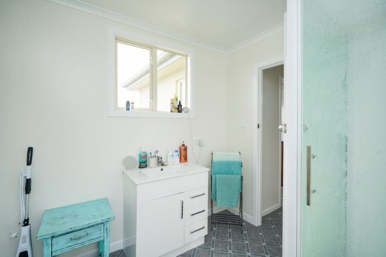 Photo of property in 28 Tokanui Haldane Road, Tokanui, 9884