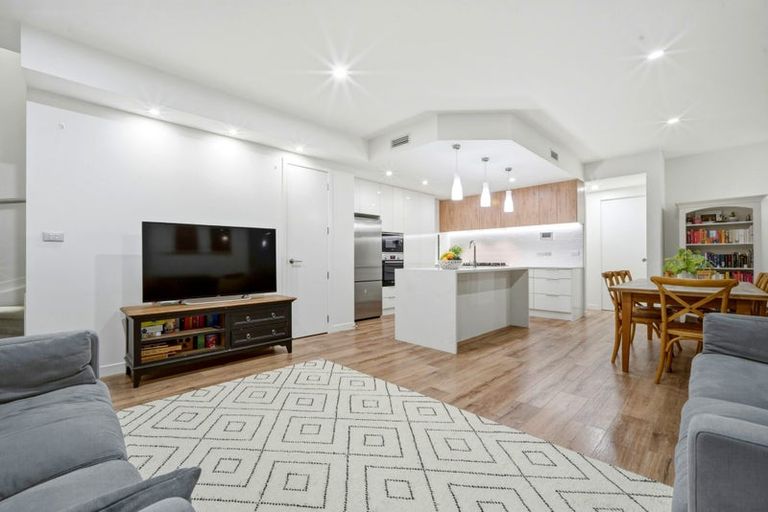 Photo of property in 2 Windlass Street, Long Bay, Auckland, 0630