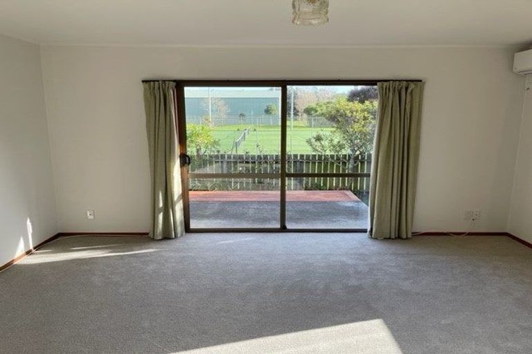 Photo of property in 2/218 Centreway Road, Orewa, 0931