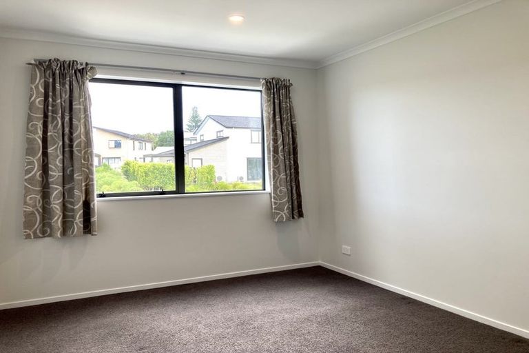 Photo of property in 66 Manutewhau Road, Massey, Auckland, 0614