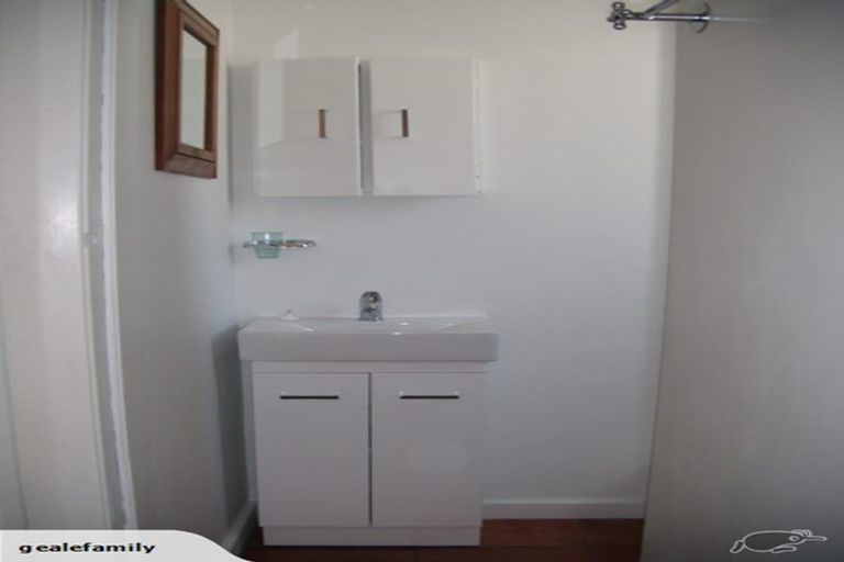 Photo of property in 2/17 Hall Street, Newtown, Wellington, 6021