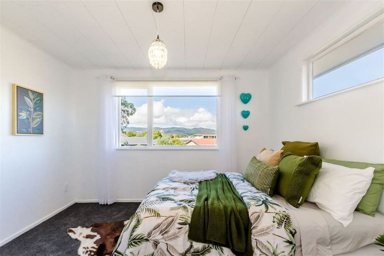 Photo of property in 1 Hadfield Place, Paraparaumu Beach, Paraparaumu, 5032