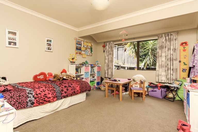 Photo of property in 6 Khaleel Place, Henderson, Auckland, 0612