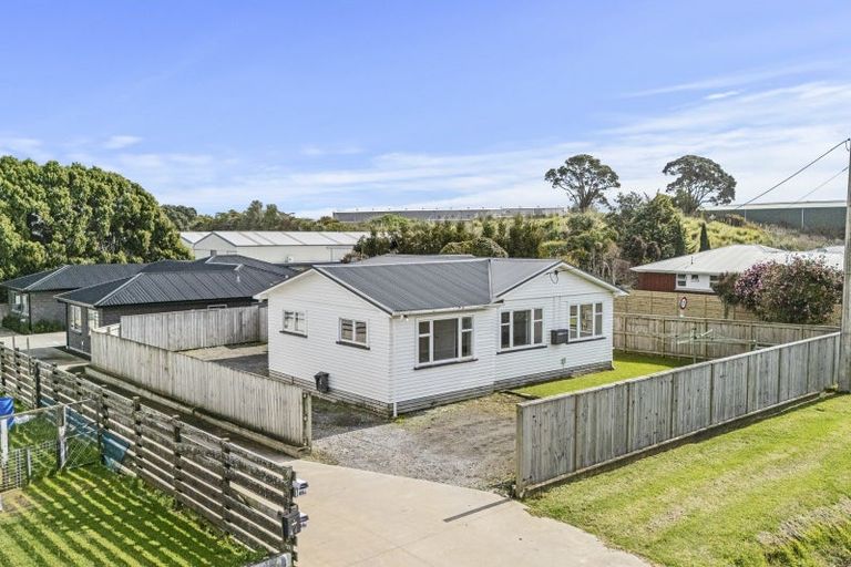 Photo of property in 44 Egmont Road, Waiwhakaiho, New Plymouth, 4312