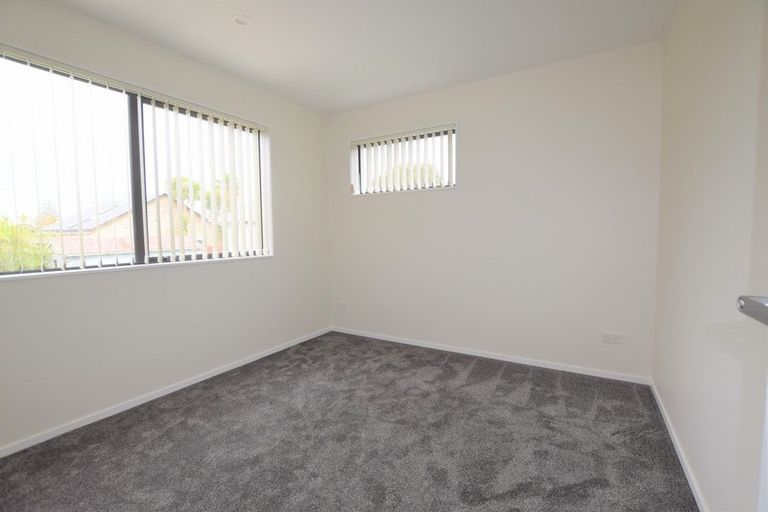 Photo of property in 71a Fruitvale Road, New Lynn, Auckland, 0600