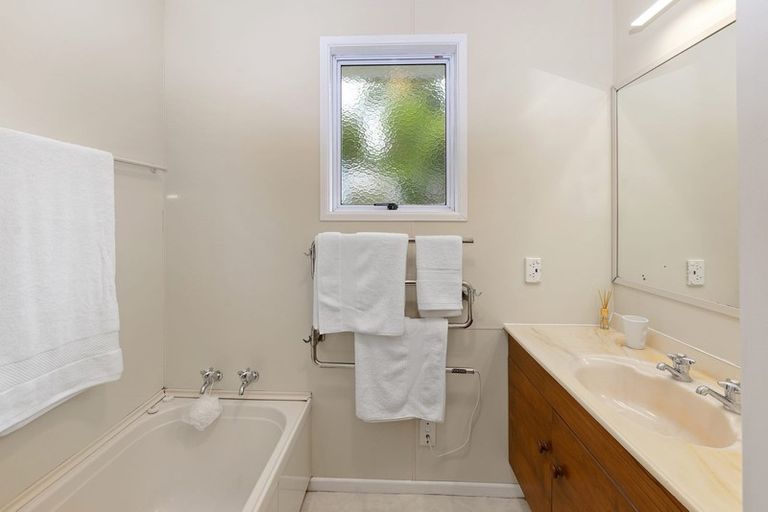 Photo of property in 14 Ragley Street, Titirangi, Auckland, 0604