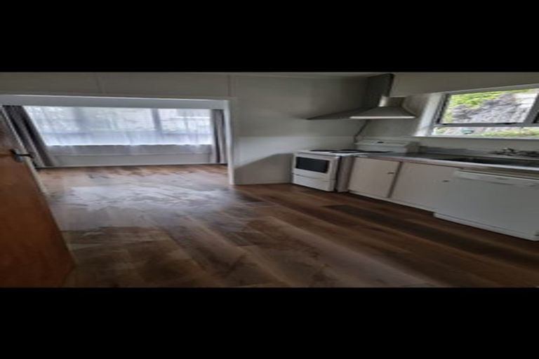 Photo of property in 18 Whakawhiti Street, Marfell, New Plymouth, 4310