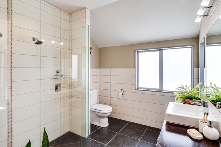 Photo of property in 139 Kent Terrace, Taradale, Napier, 4112