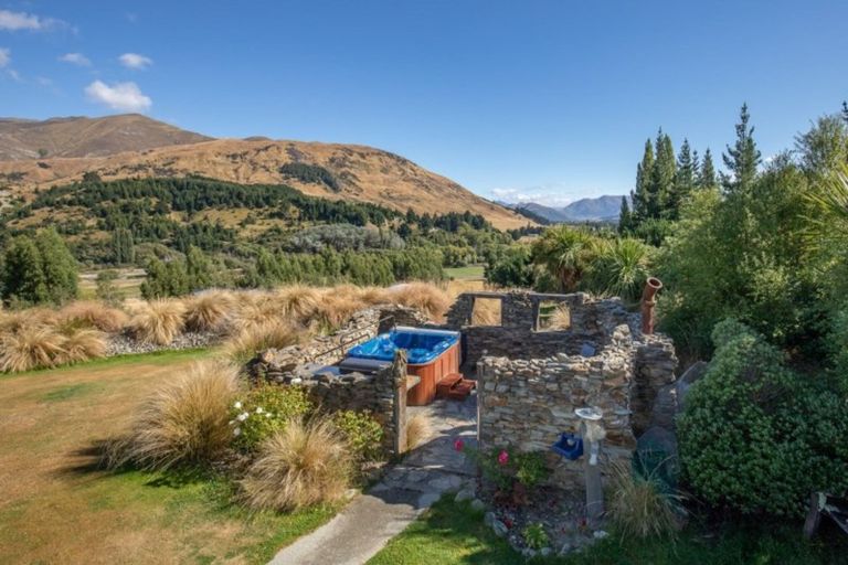 Photo of property in 945 Mount Barker Road, Wanaka, 9382