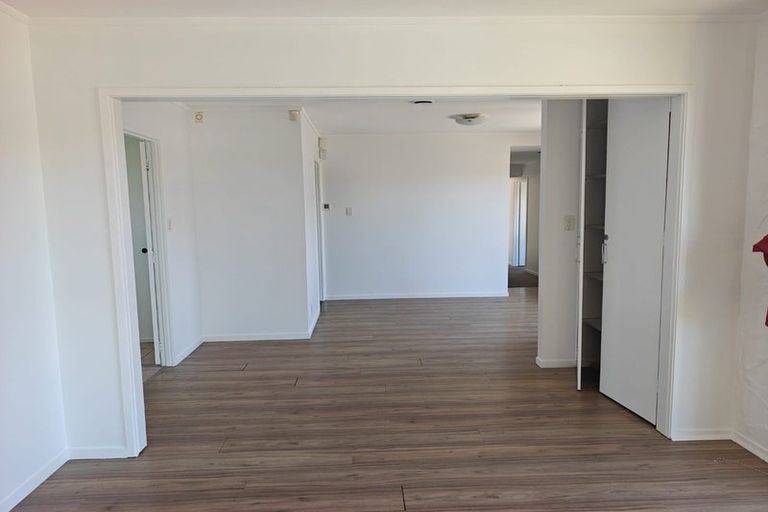 Photo of property in 29 Kelman Road, Kelston, Auckland, 0602