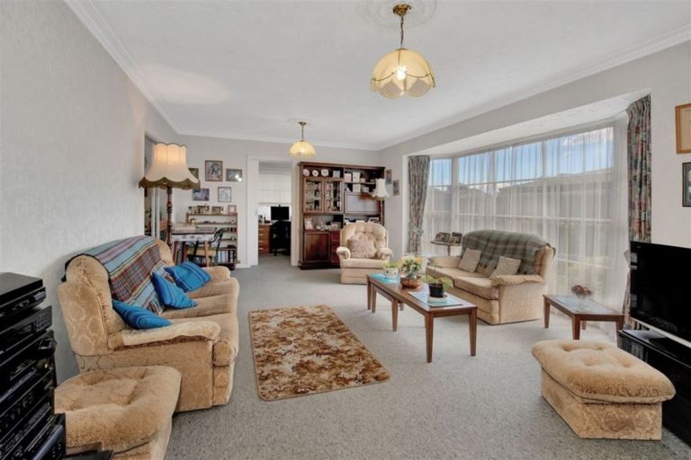 Photo of property in 18 Parkhouse Drive, Rangiora, 7400